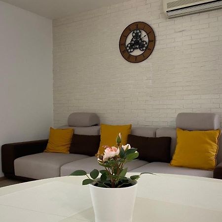 Stefanestii de Jos Sunny Deluxe Apartment Cosmopolis מראה חיצוני תמונה