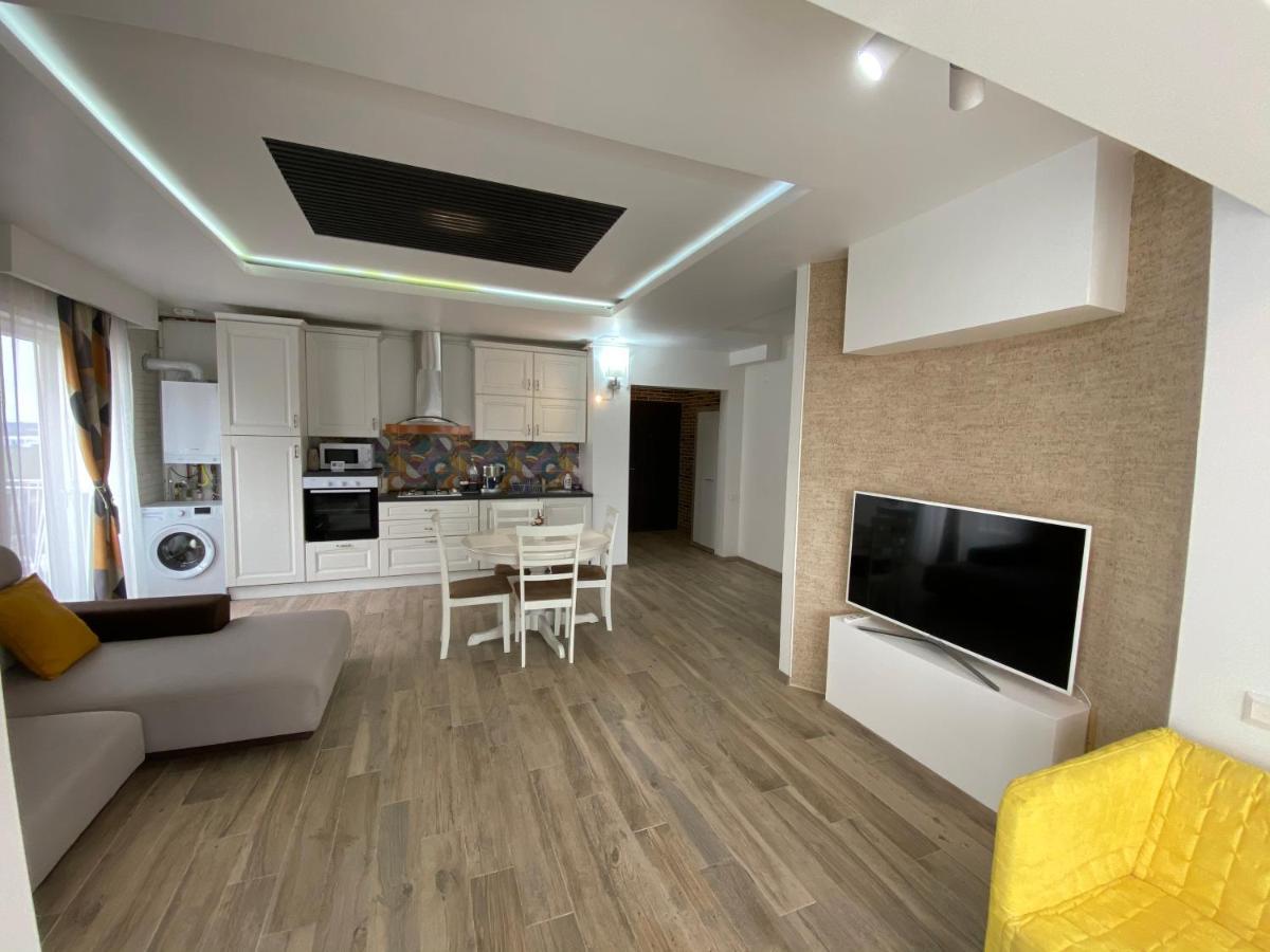 Stefanestii de Jos Sunny Deluxe Apartment Cosmopolis מראה חיצוני תמונה