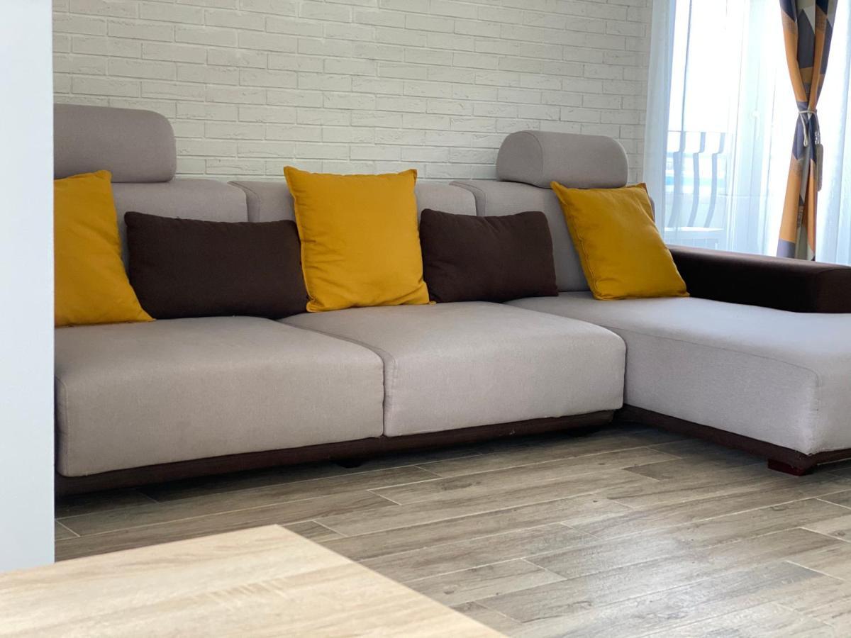 Stefanestii de Jos Sunny Deluxe Apartment Cosmopolis מראה חיצוני תמונה